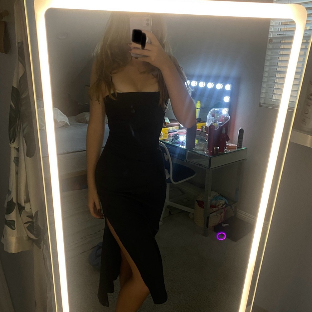 Elegant Black Dress with Side Split